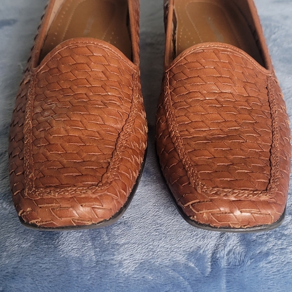 Naturalizer Brown Leather Woven Loafers Size 7.5N Retails $125 - Picture 3 of 9